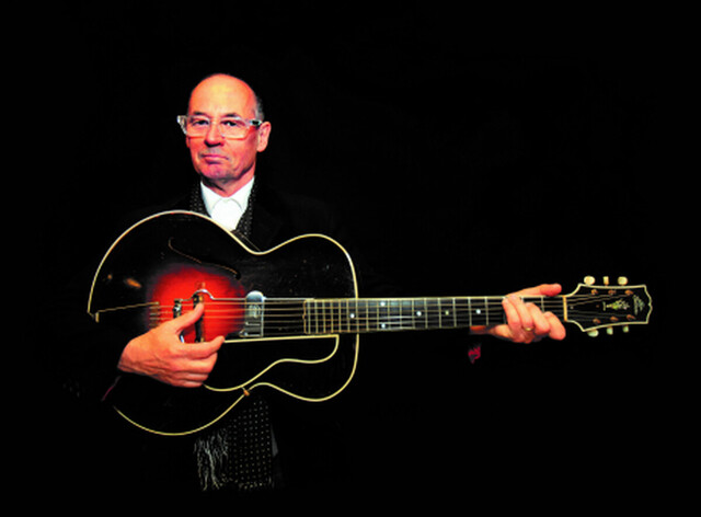 Andy Fairweather Low & The Lowriders - Sideman van Eric Clapton, Roger Waters, ...