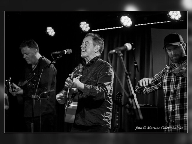 special guest Luka Bloom & The Fiddle Case